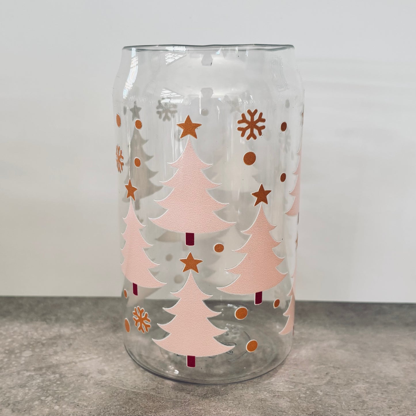 16oz Plastic Drinking Glass - Pink Christmas Trees
